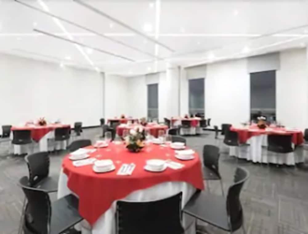 Ramada Encore San Luis Potosí Exteriör bild